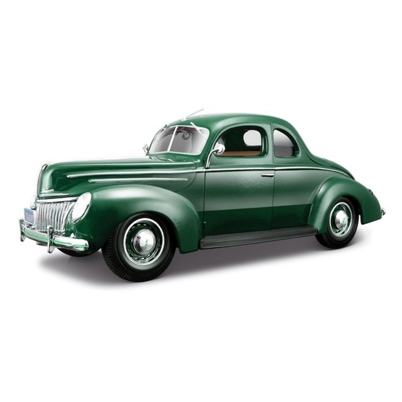 1/18 Ford Deluxe Tudor 1939
