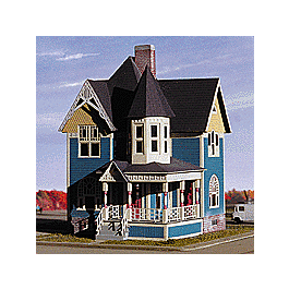 The Victoria -- 4-13/16 x 3-13/16"12 x 9.5cm