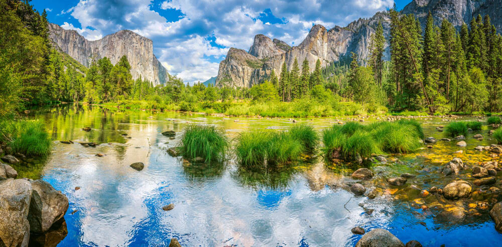 Yosemite Valley - Scratch and Dent - 4000pc Jigsaw Puzzle by Castorland  Learn More